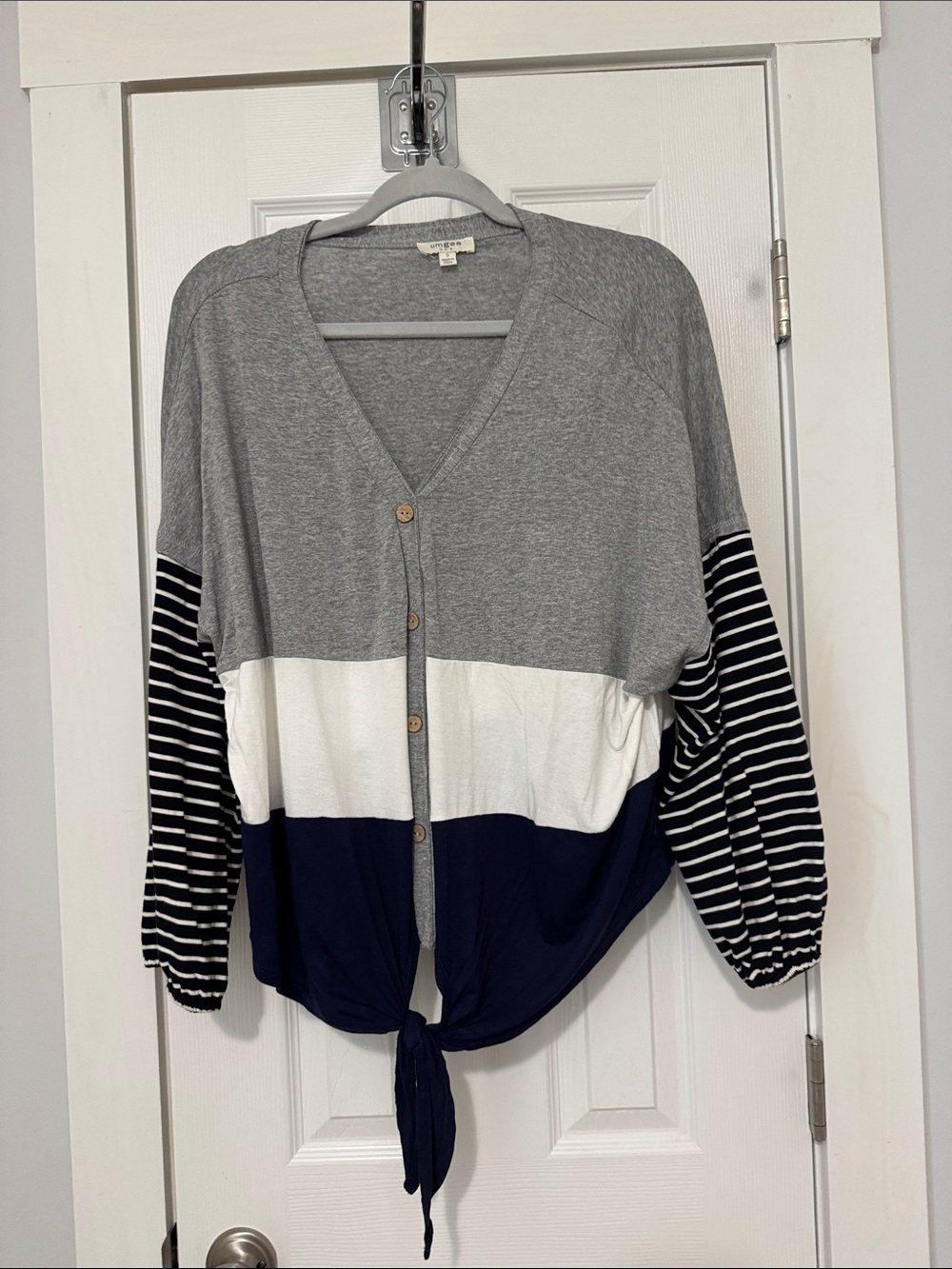 Umgee Gray, White & Navy Colorblock Tie-Front Cardigan
